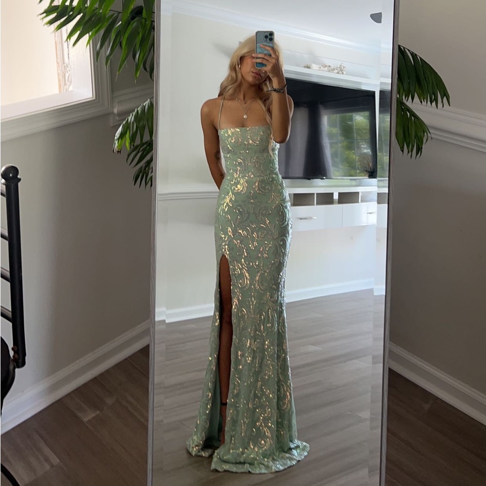 Windsor Edlyn Sequin Laceup Mermaid Formal Dress
